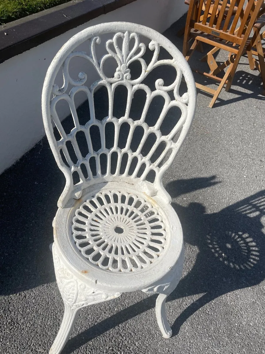 2 cast iron garden chairs - Image 2