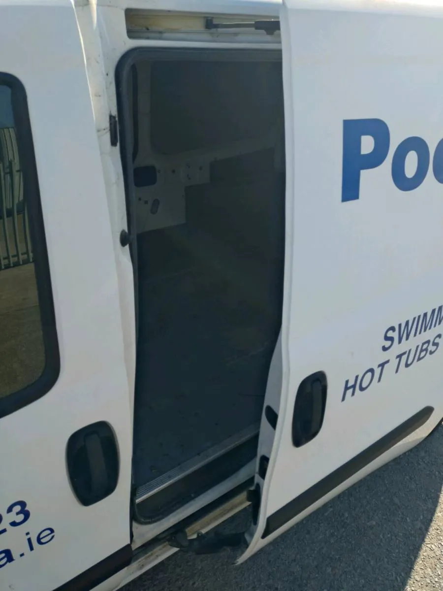 2015 Fiat Doblo  Maxi - Image 2