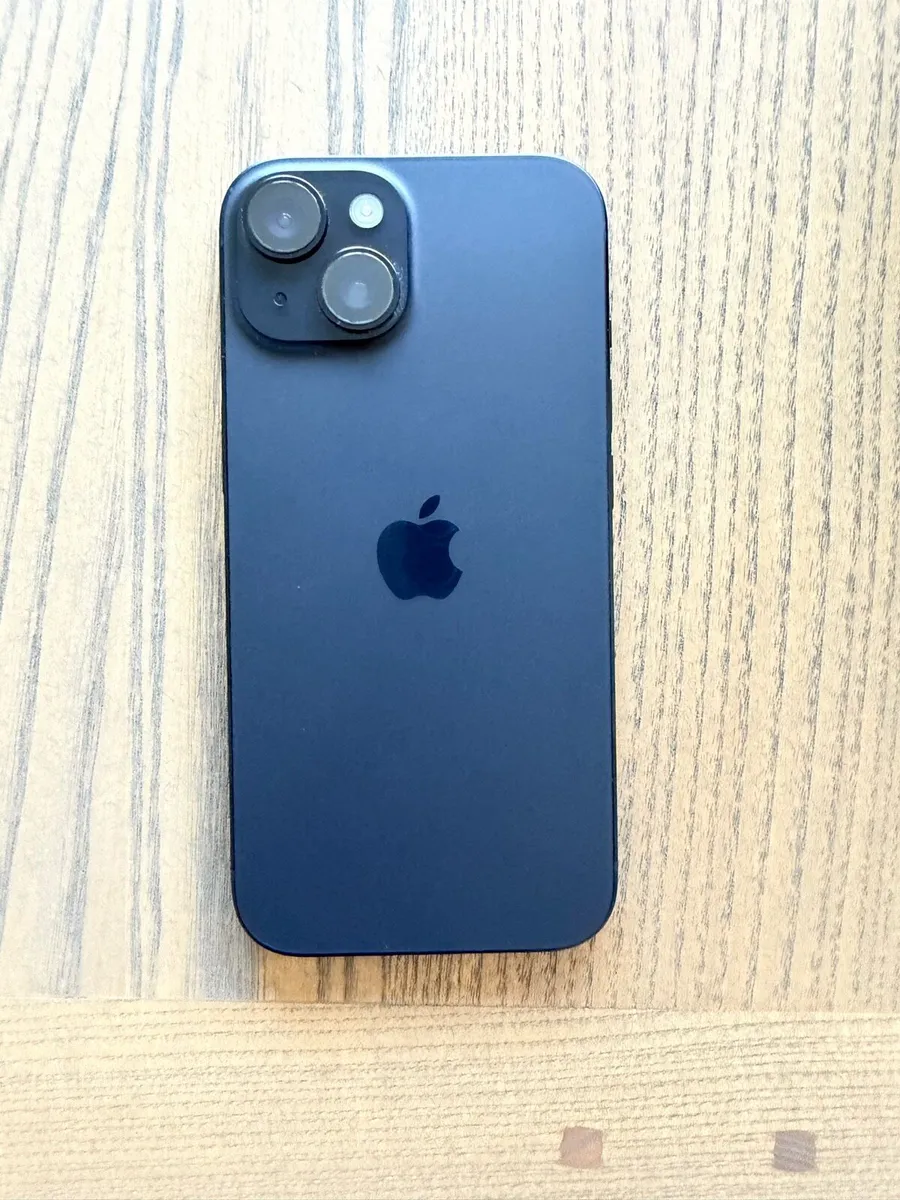 iPhone 15 black 128GB - Image 1