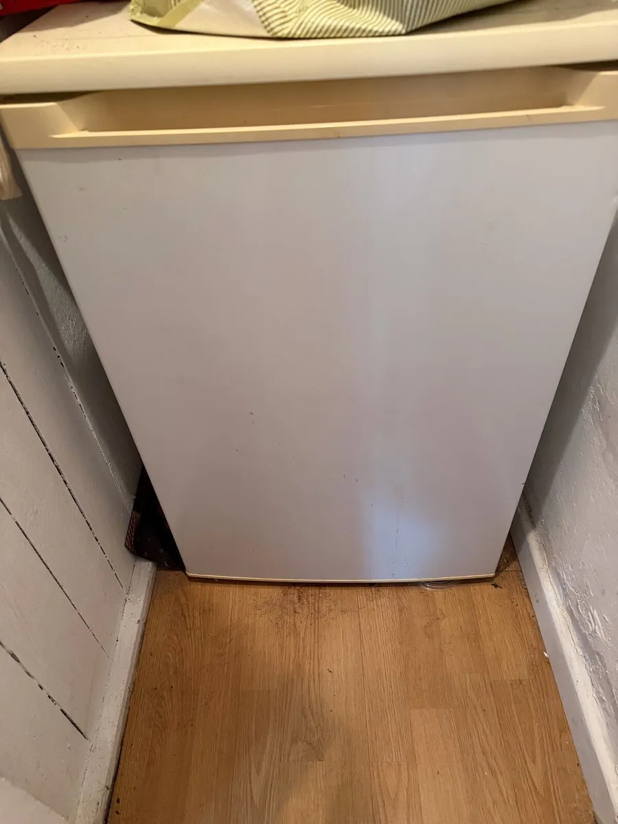 Small fridge for sale - works perfect & clean - Image 1