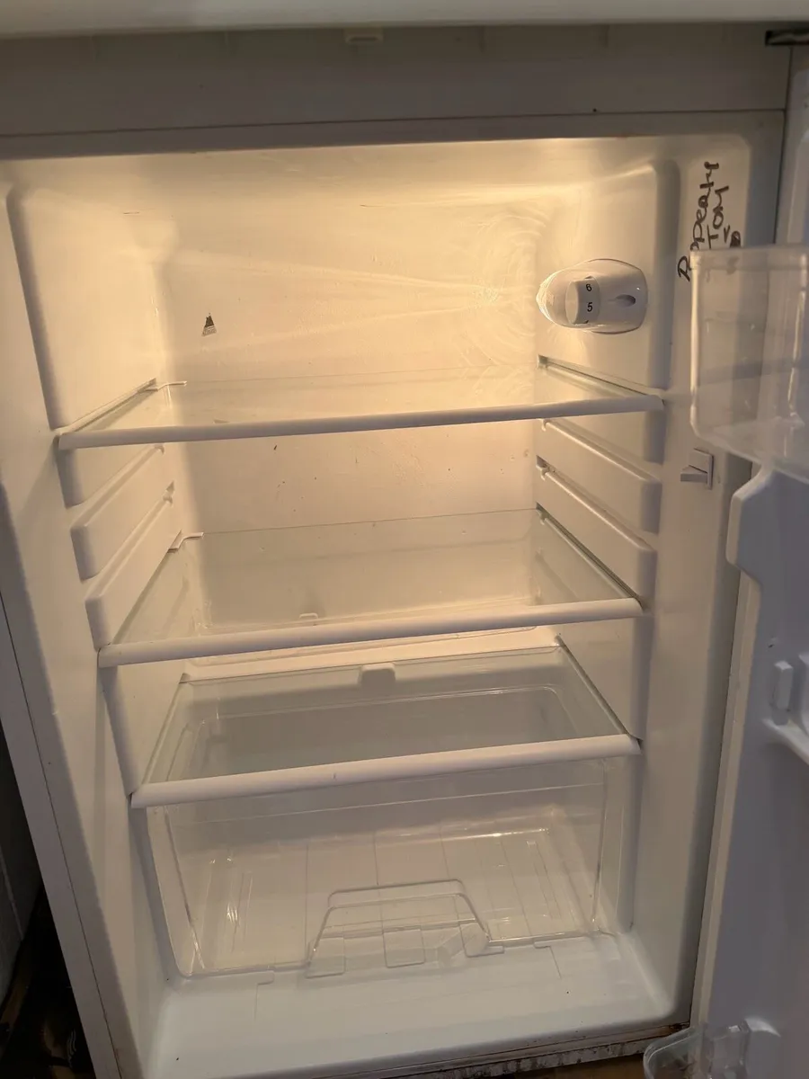 Small fridge for sale - works perfect & clean - Image 2