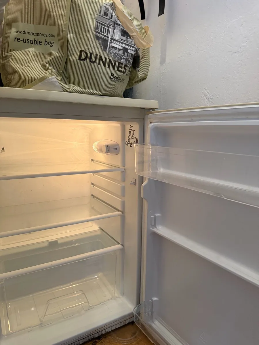 Small fridge for sale - works perfect & clean - Image 3