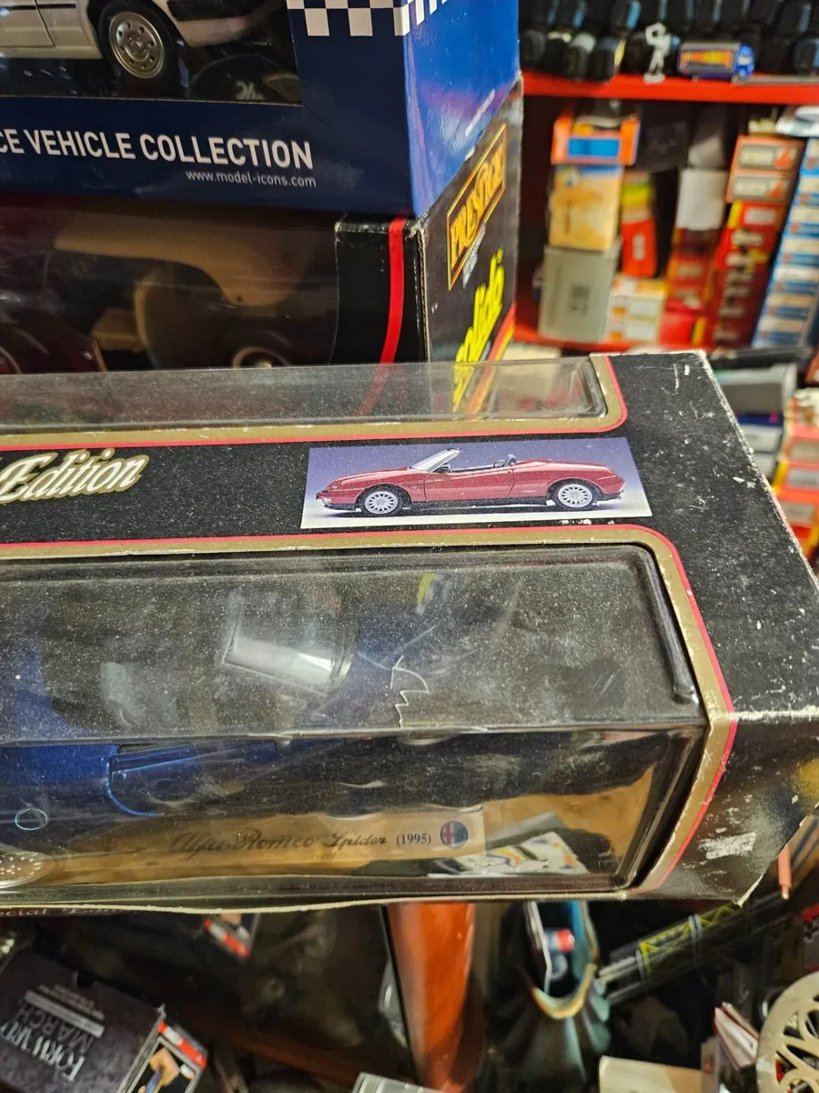Corgi Maisto Alfa Romeo Spyder 1.18 - Image 2