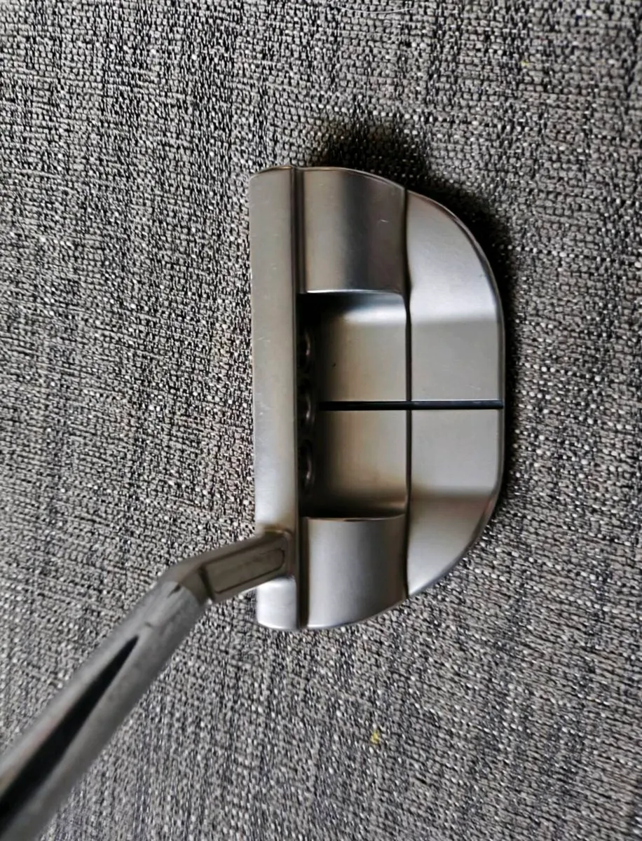 Mint Scotty Cameron Super Select Fastback Putter - Image 1