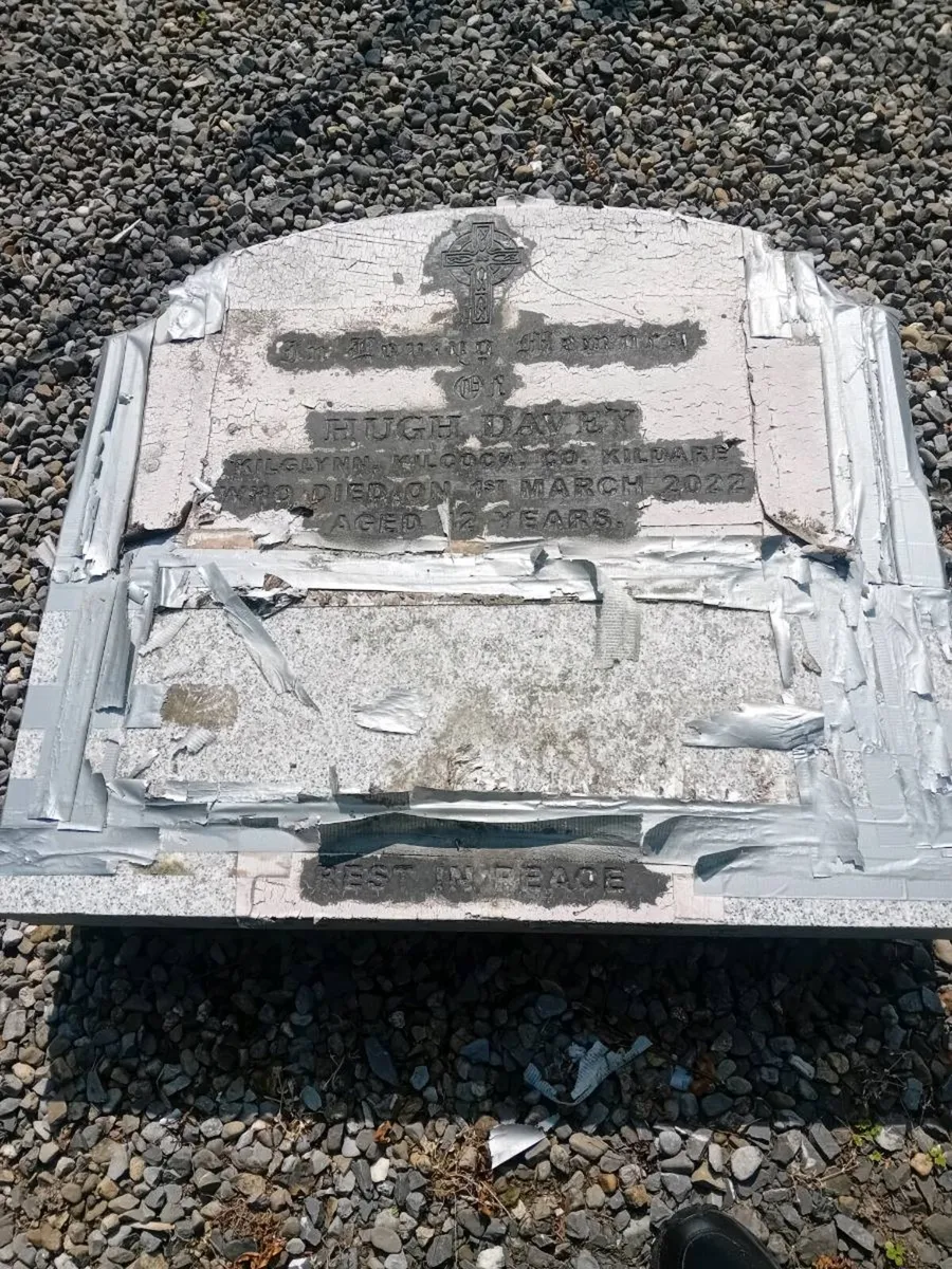 Two headstones - Image 2