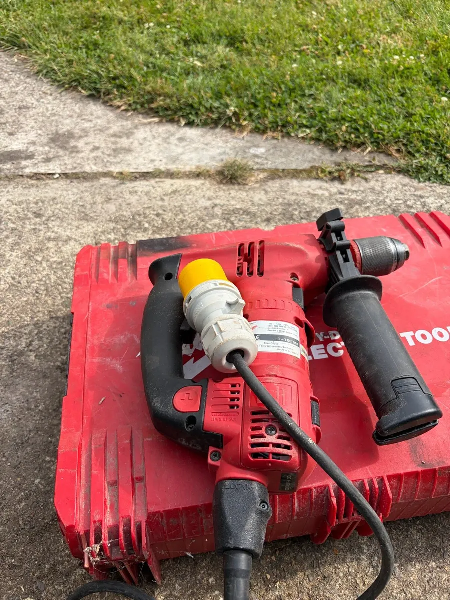MILWAUKEE 110 volt pistol drill - Image 1