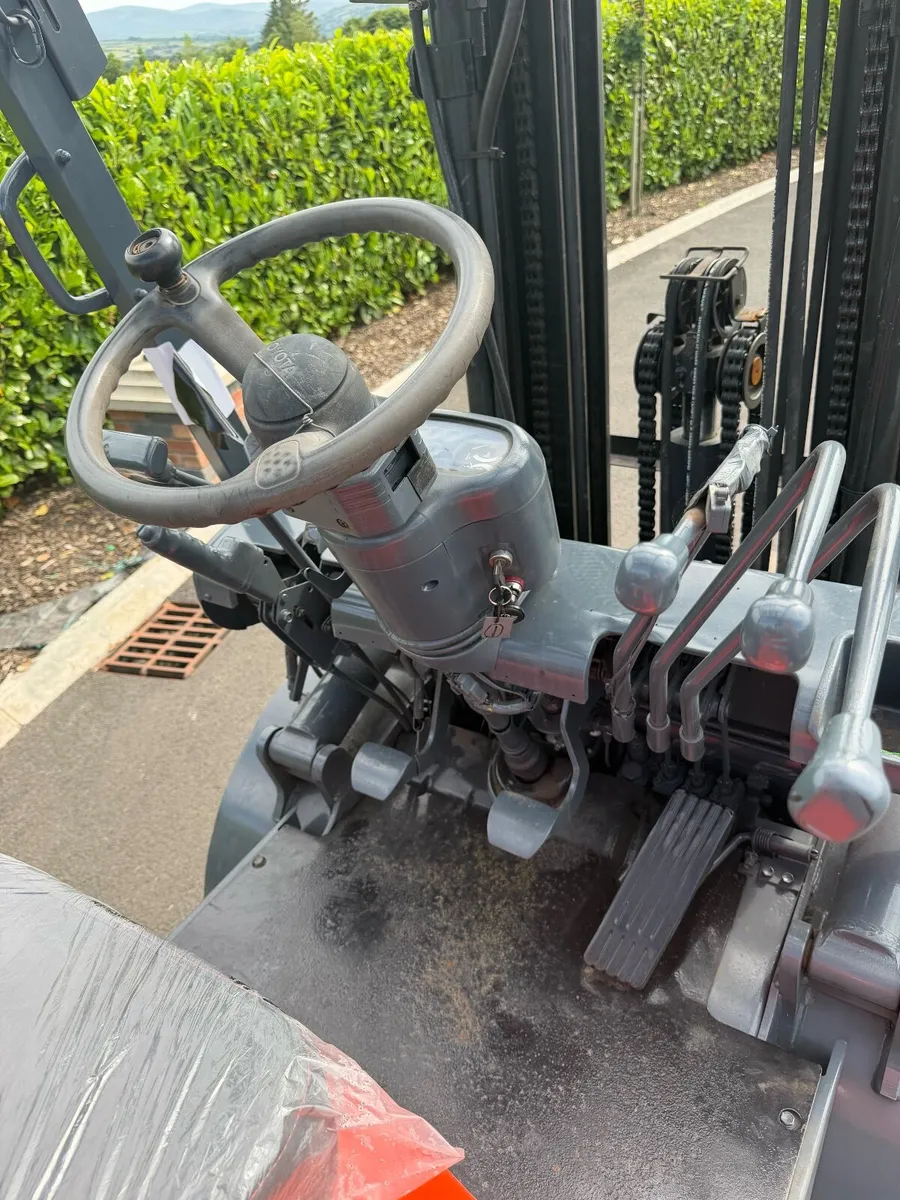 2020 Toyota FD30 3 Mask With Side Shifts - Image 4