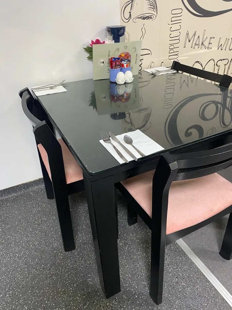 Table Chairs - Image 4