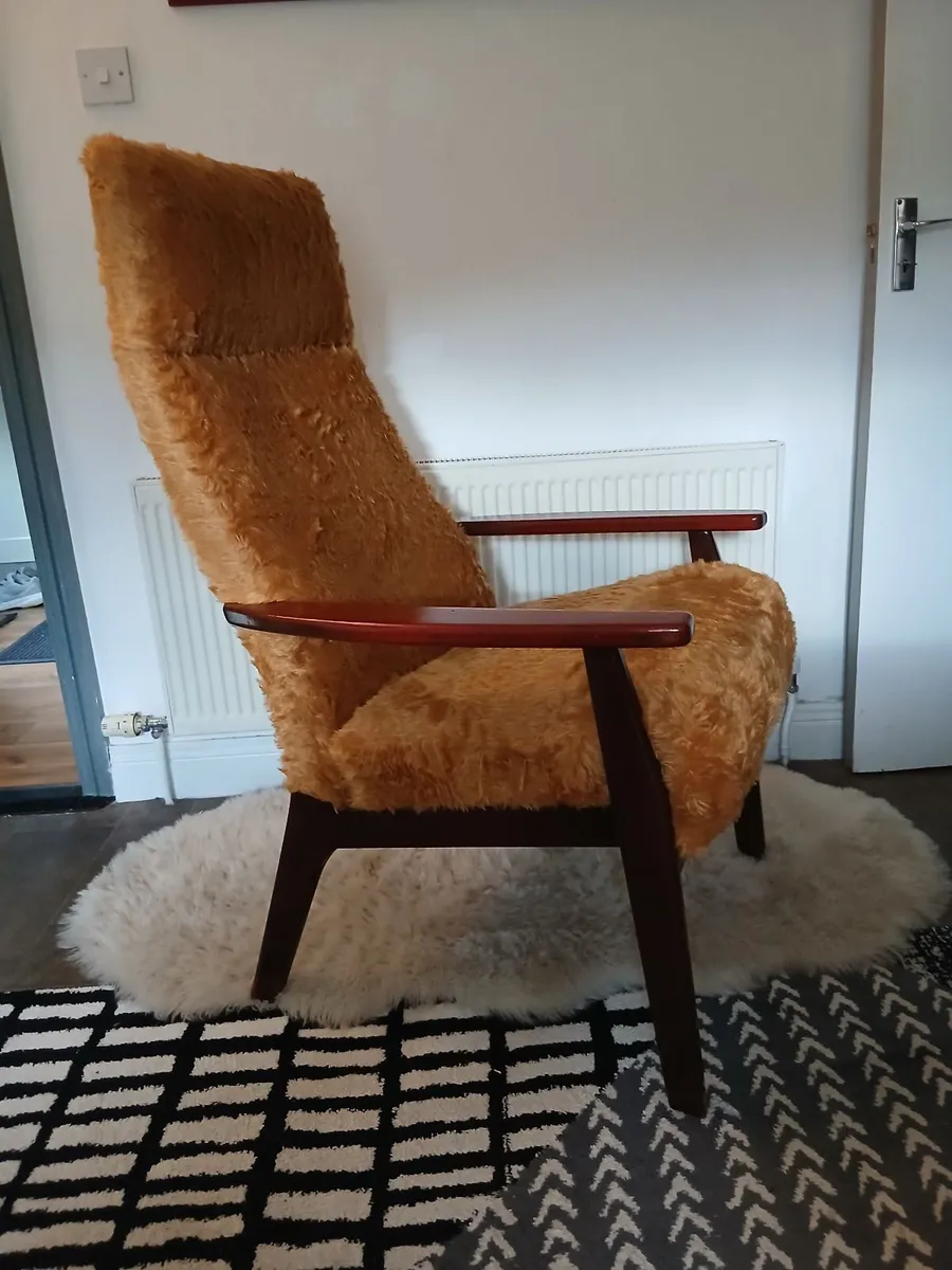 Refurbished Vintage Parker Knoll Armchair. - Image 1