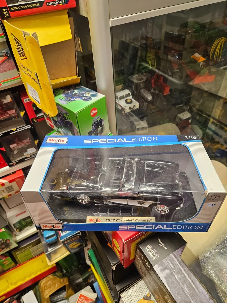 Corgi Maisto Chevrolet Corvette Police Car 1.18 - Image 1