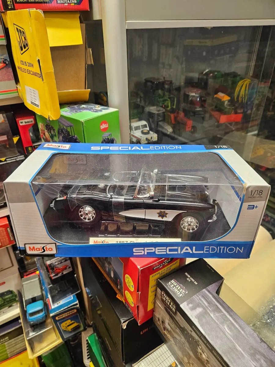 Corgi Maisto Chevrolet Corvette Police Car 1.18 - Image 4