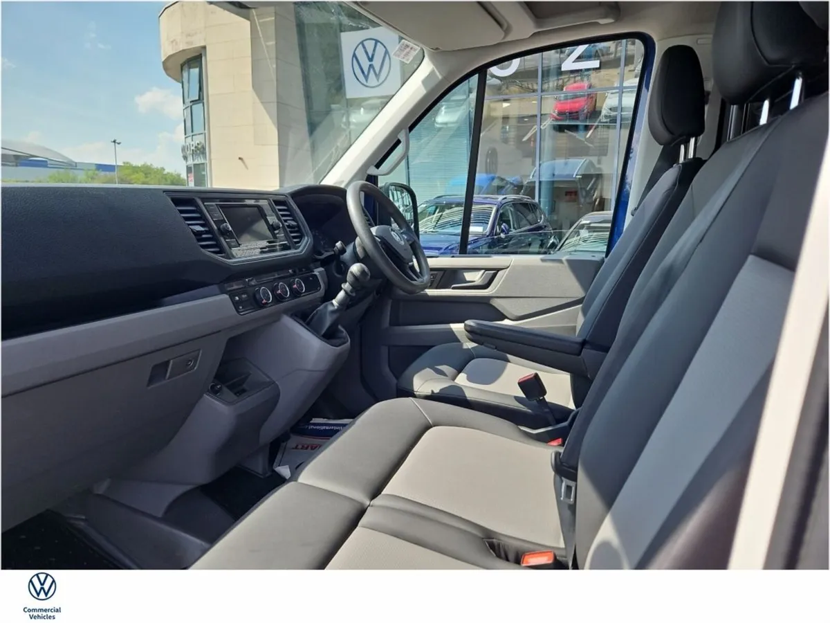 Volkswagen Crafter CRAFTER MWB 1 OWNER - CAMERA - - Image 4