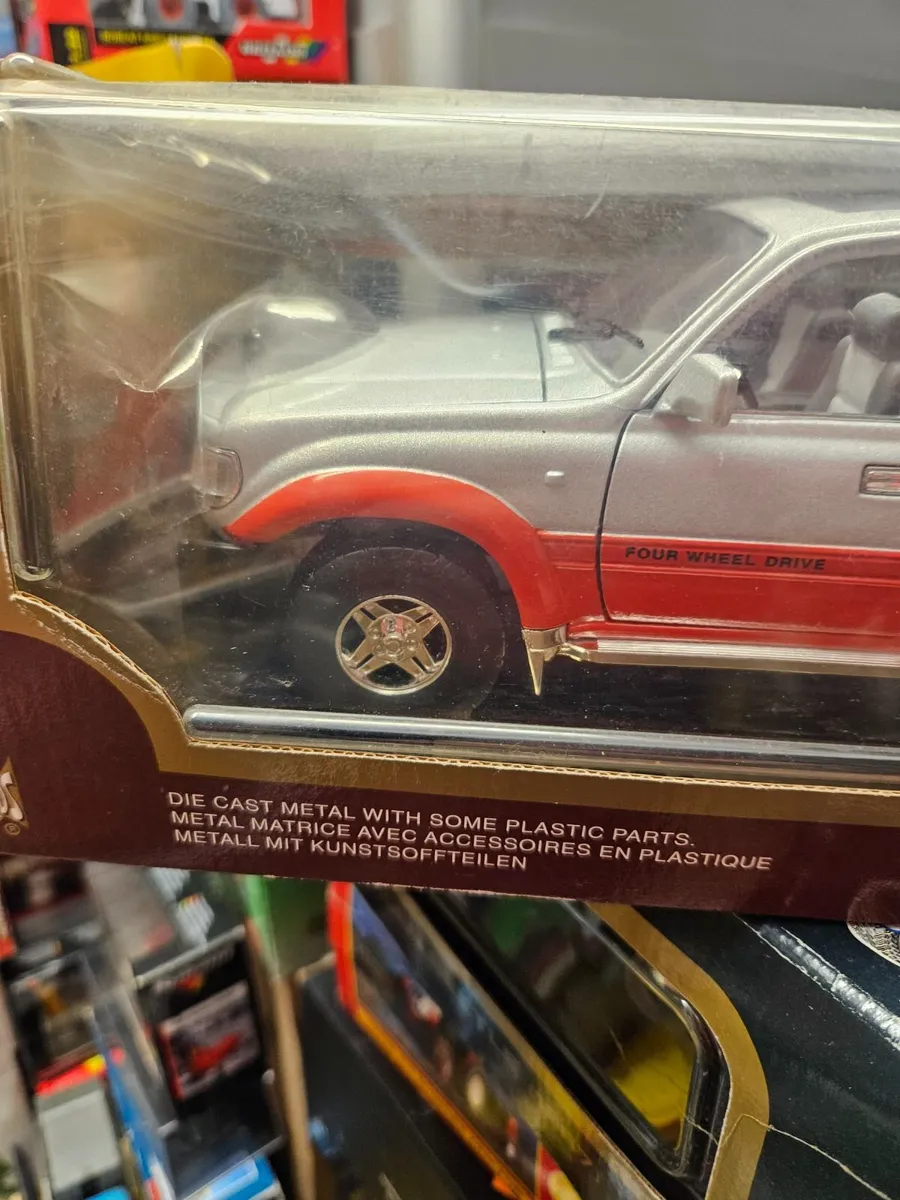 Corgi Road Legends Toyota Landcruiser 1.18 - Image 2