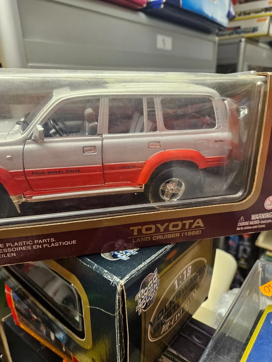 Corgi Road Legends Toyota Landcruiser 1.18 - Image 4