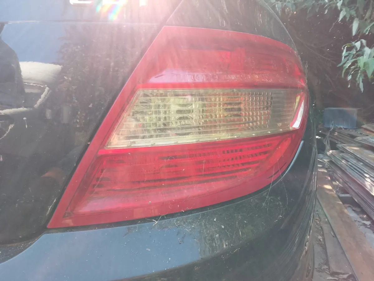 2011 Mercedes C class Breaking - Image 2