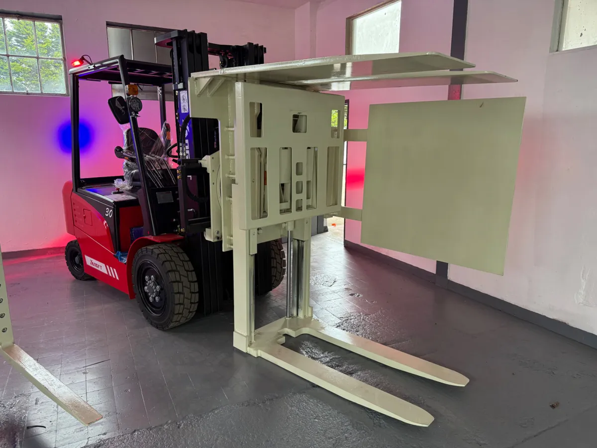 New YANGFT 3 Ton Lithium Forklifts - Image 4