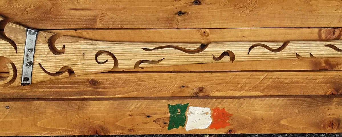 Rustic Old Irish Hurley Wallmount Wood Art - Image 4