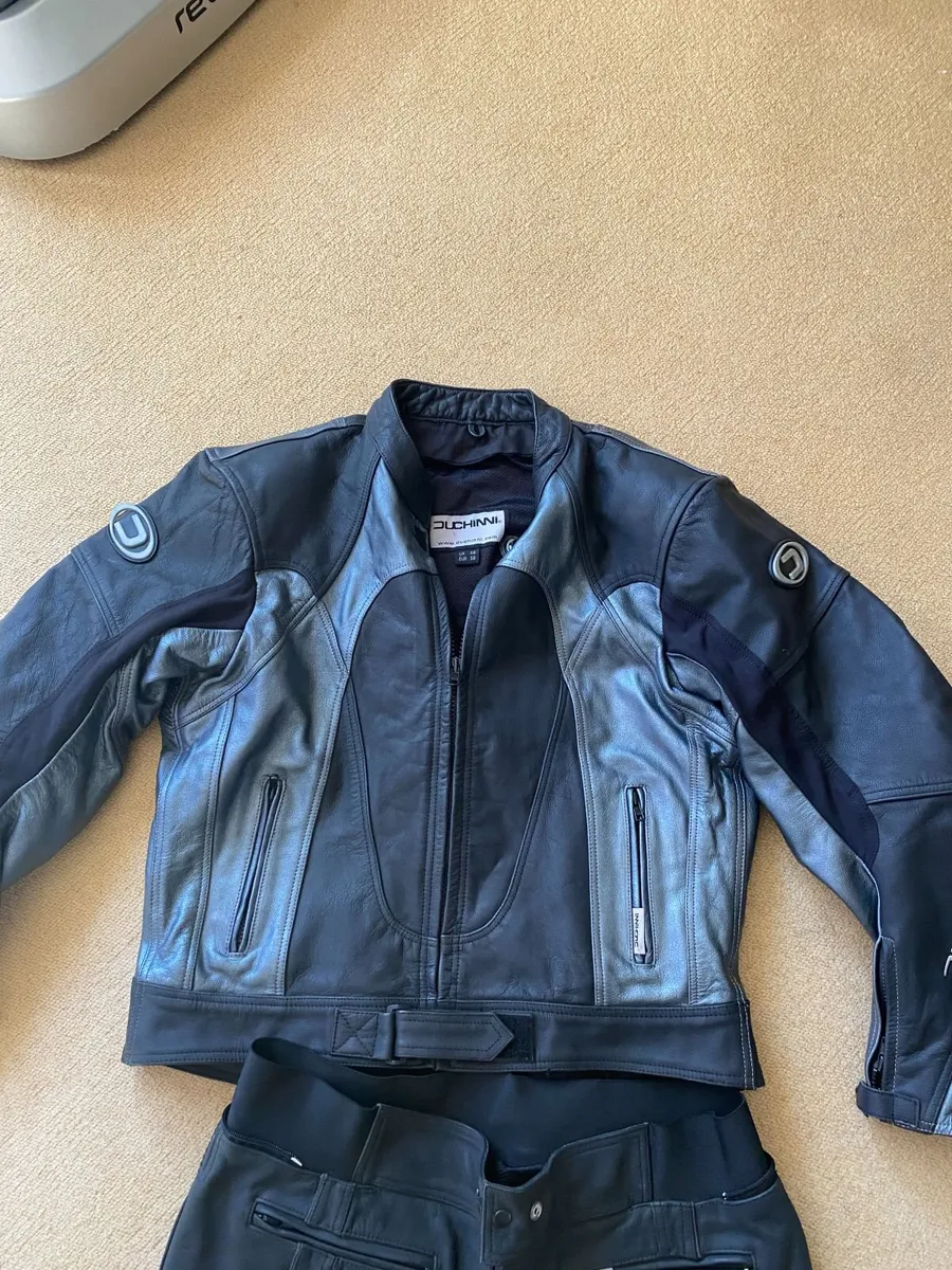 2 pieces leather sult - Image 2