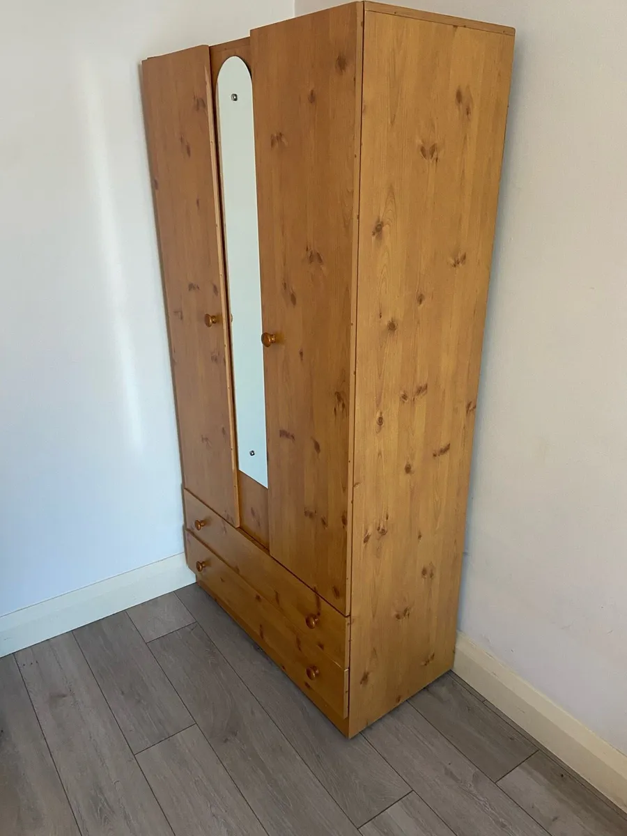 Large wardrobe - Image 1