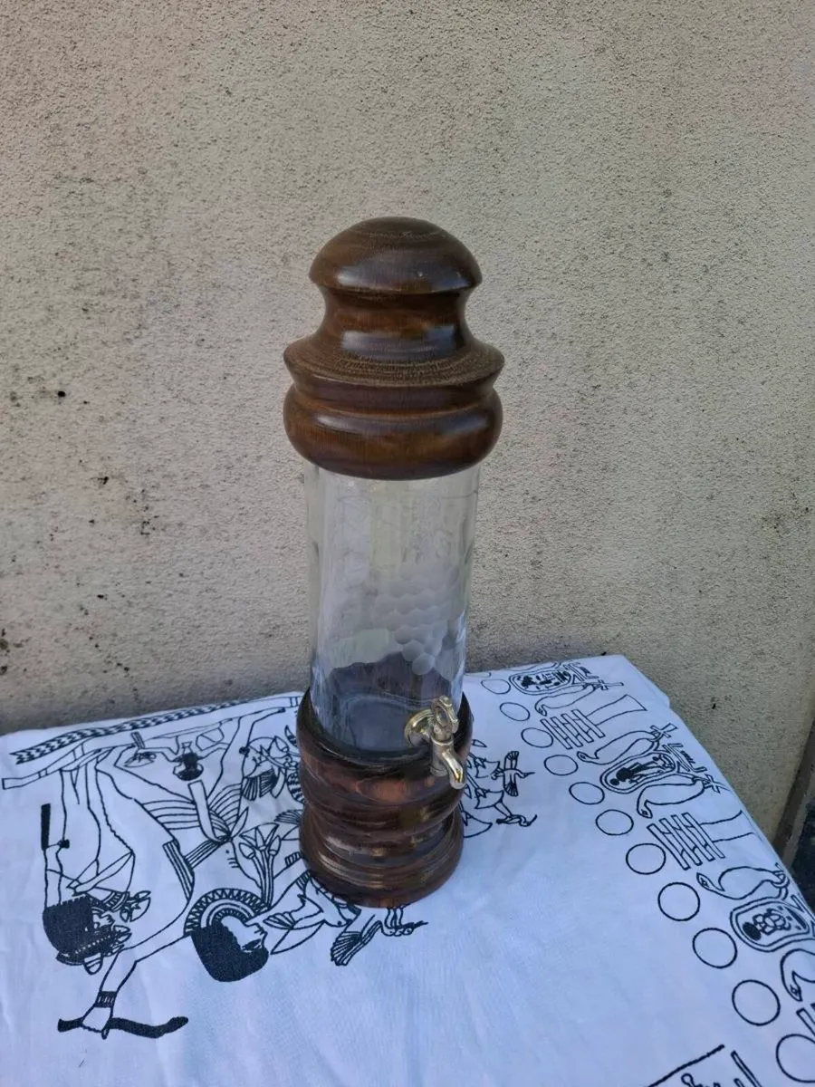 Glass bottke fountain postage possible - Image 2