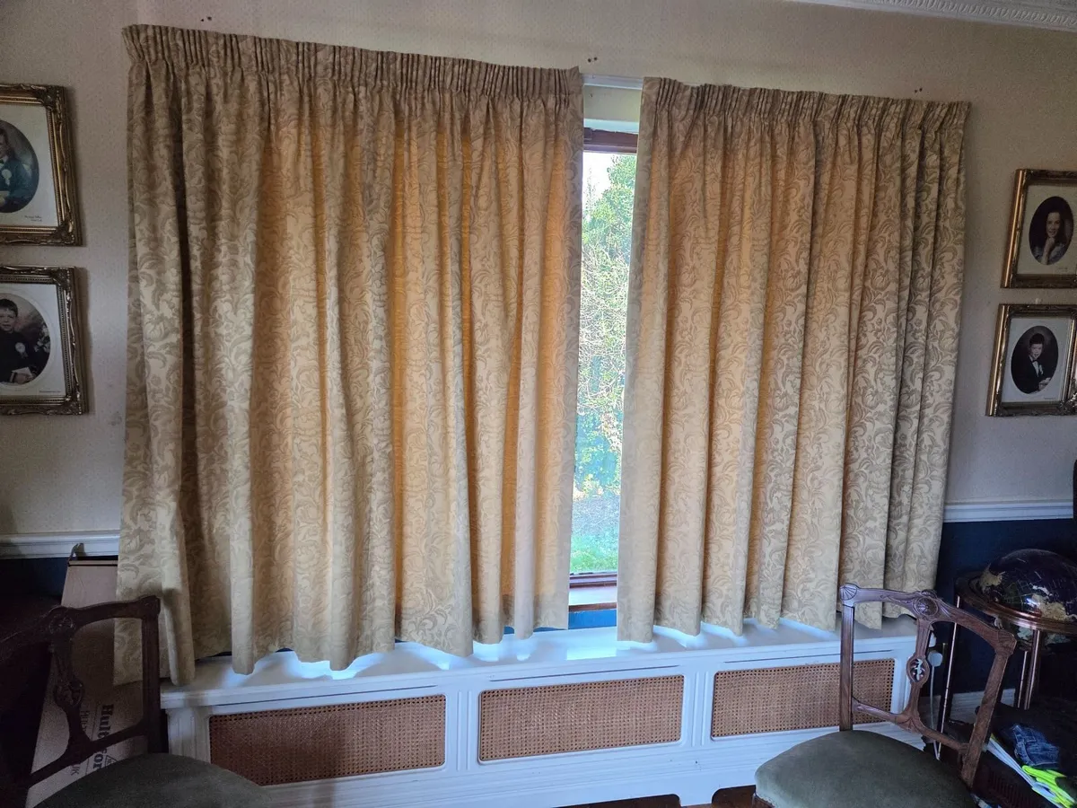 Curtains - Image 2
