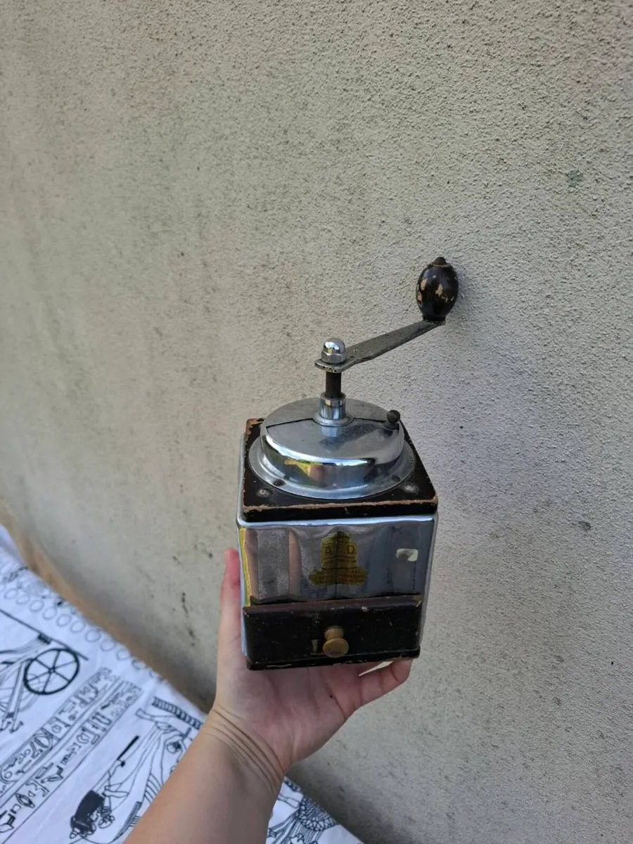 Metallic coffee grinder - Image 3