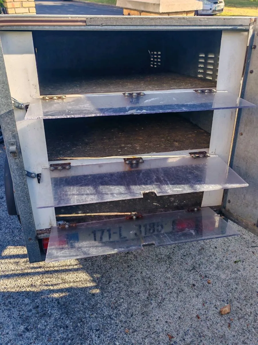 Pigeon Trailer - Image 4