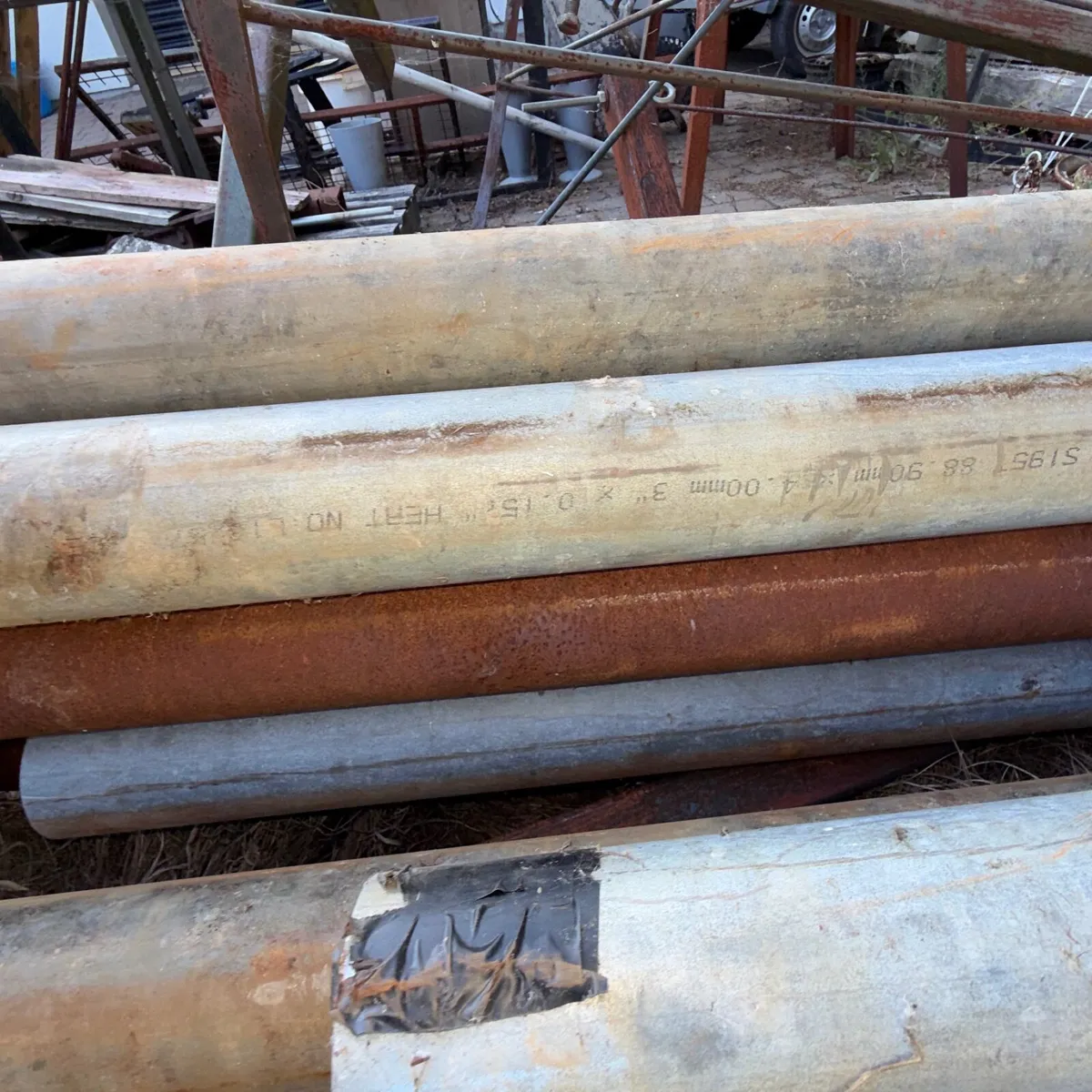Steel pipes . 3 inch heavy - Image 1