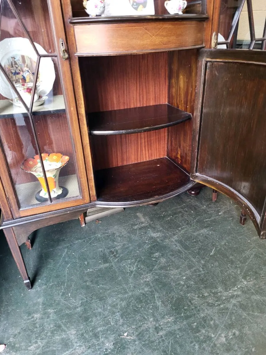 Beautiful Antique Display Cabinet - Image 3
