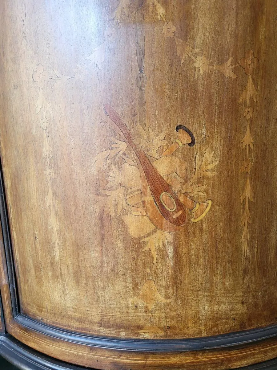 Beautiful Antique Display Cabinet - Image 4