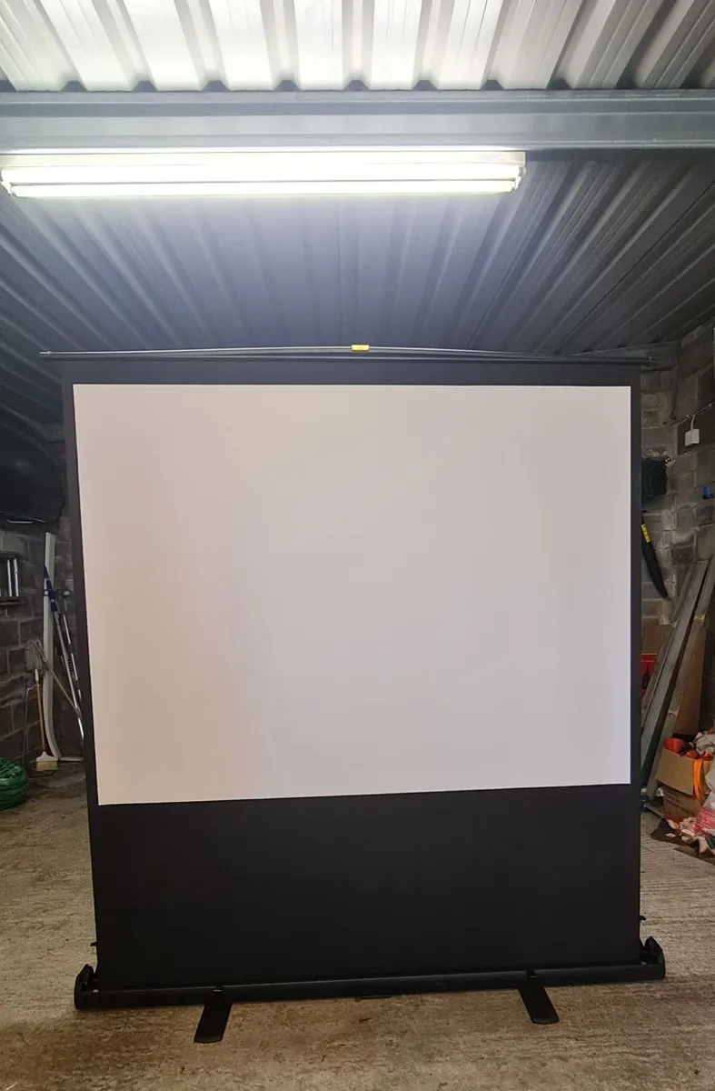 Durnic Projector Screen - Image 4