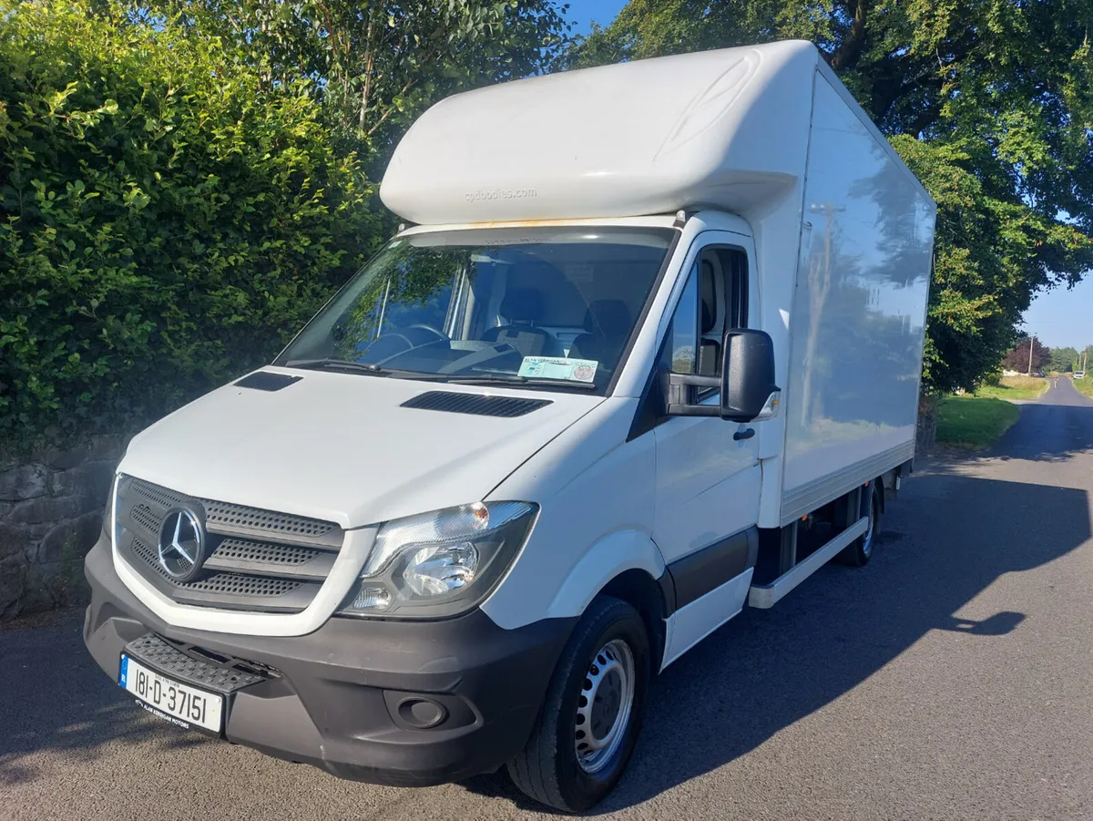 MERC SPRINTER 2018' LUTON WITH TAIL LIFT - Image 2