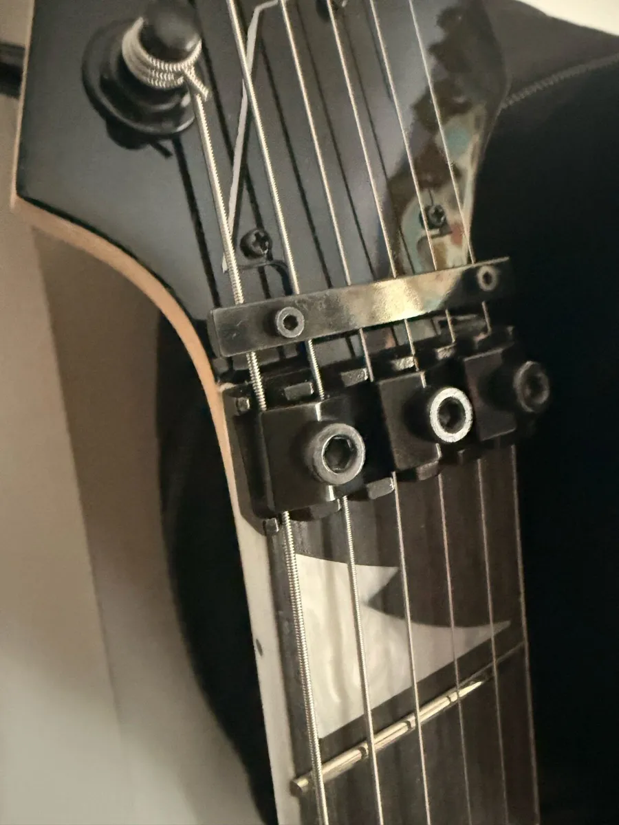 Ibanez Gio - Image 4