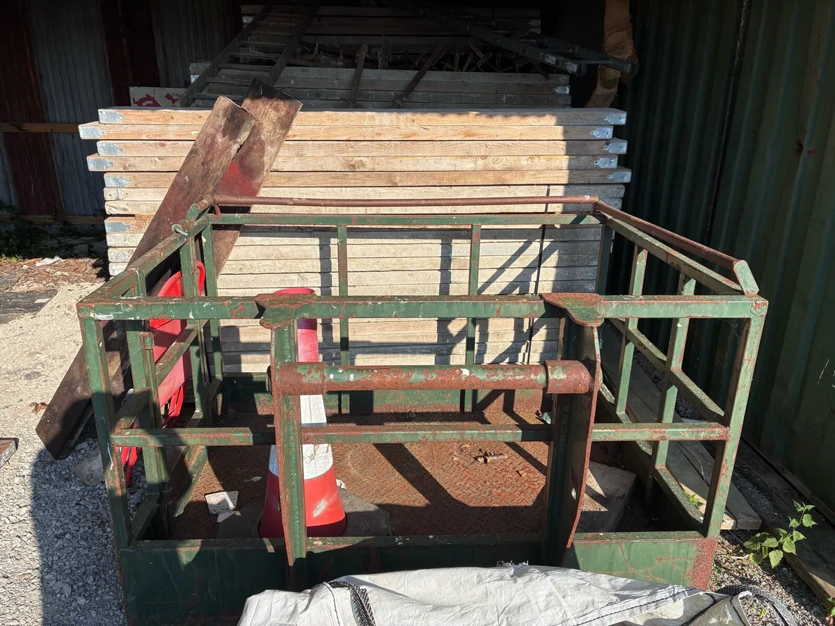 Manitou Teleporter Man Cage - Image 2