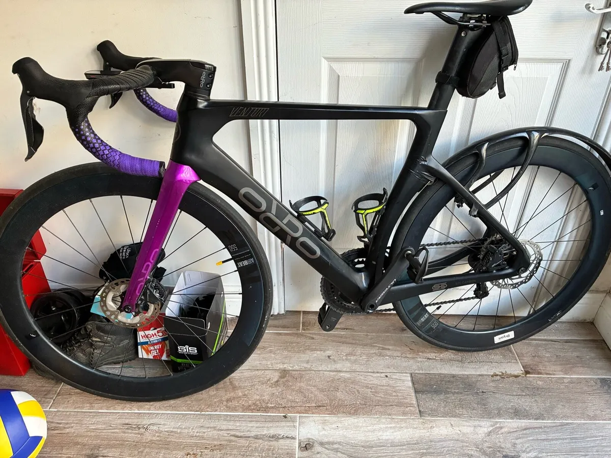 Racing bike - Image 1
