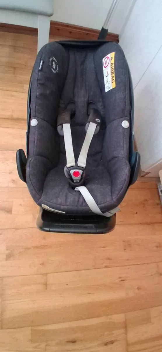 Maxi cosi infant carseat - Image 1