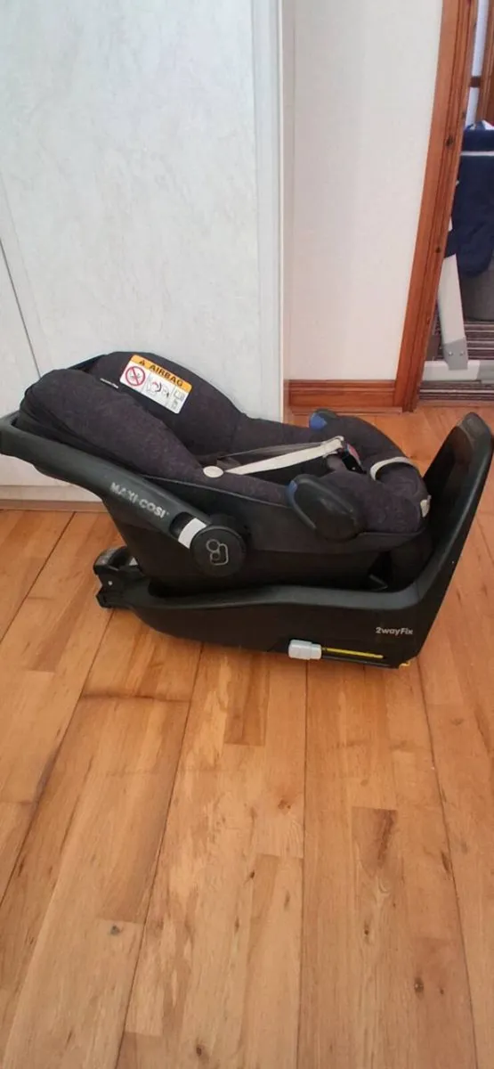 Maxi cosi infant carseat - Image 2
