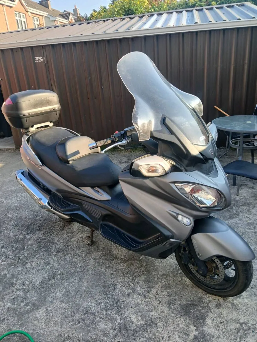 Burgman 2017 650 executive top of the range - Image 1