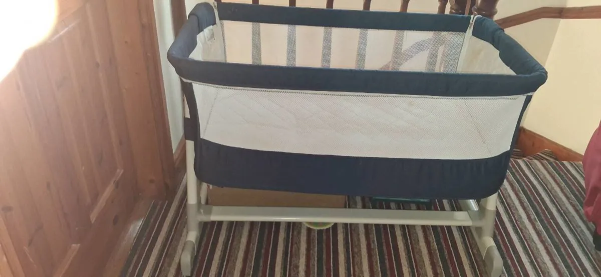 Next to me cot - Image 1