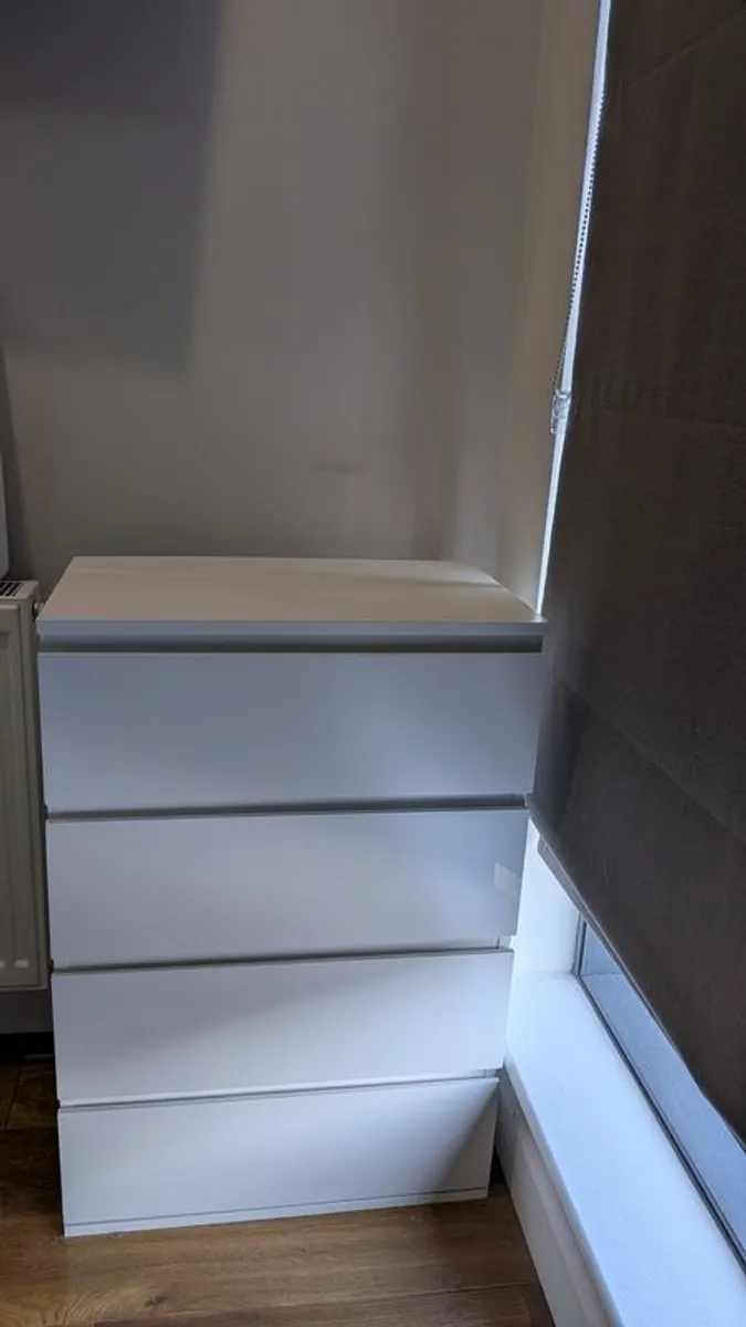 Chest of drawers - Image 1