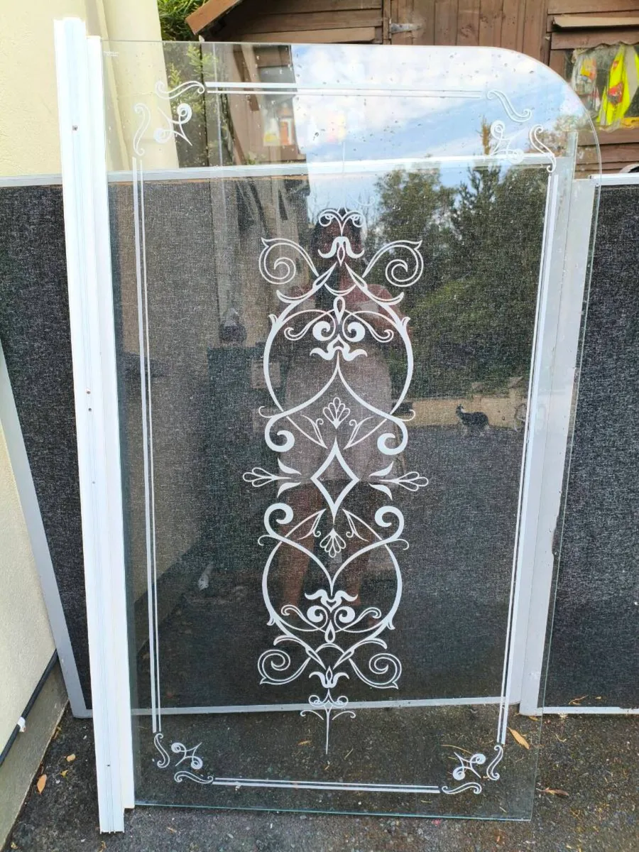 Bath screen like new - Image 2