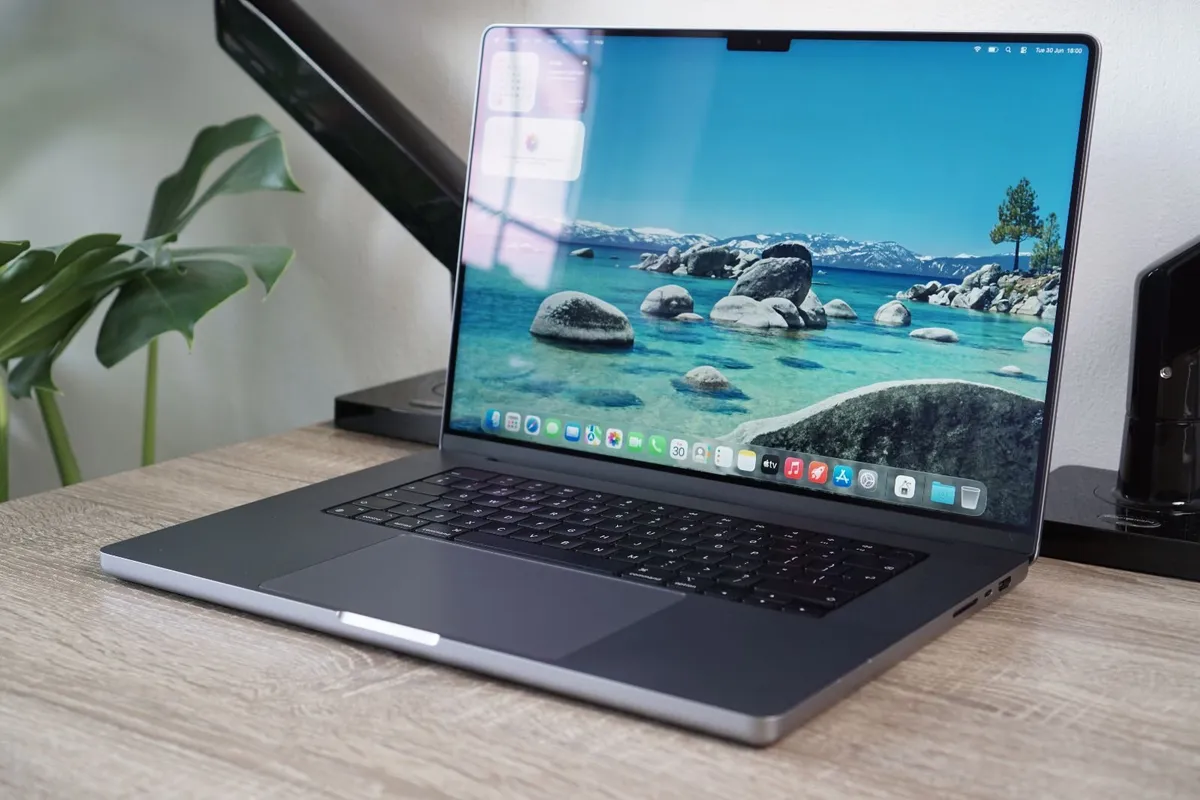 MacBook Pro 16" 32GB | 2021 | M1 Pro | 512GB - Image 1