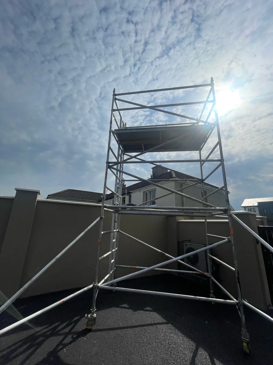 Aluminium scaffolding tower - Image 1