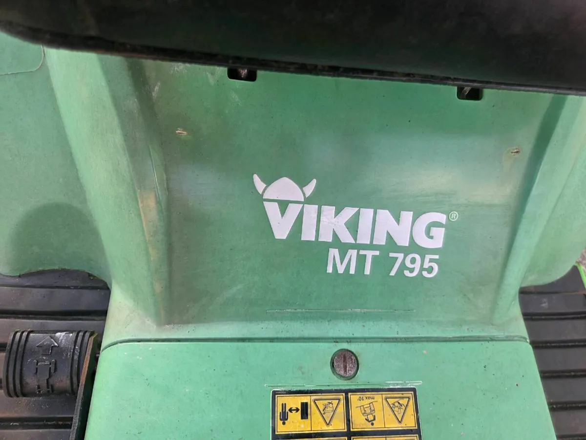 Viking ride-on lawnmower - Image 2