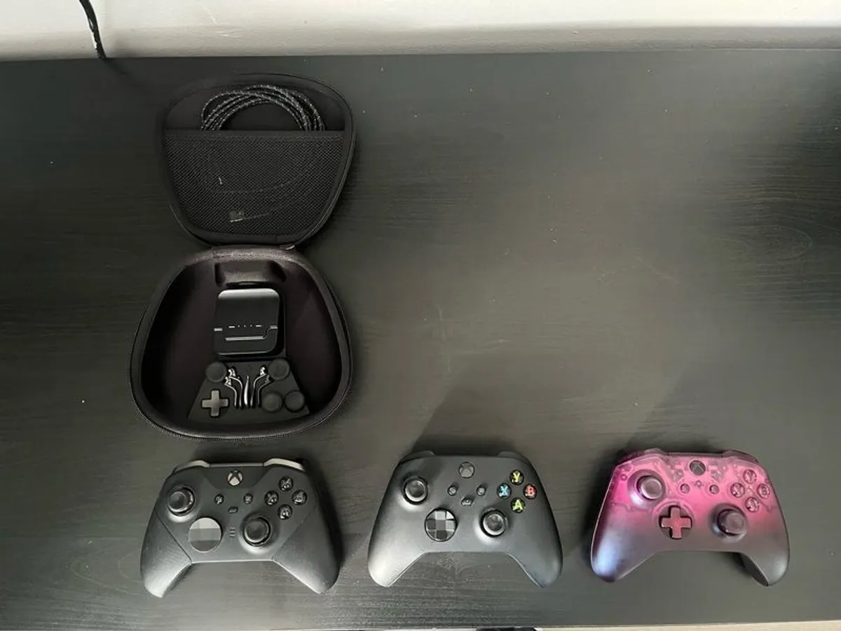 Xbox Series X + Elite series 2 controller + 2x regular controllers - Image 2
