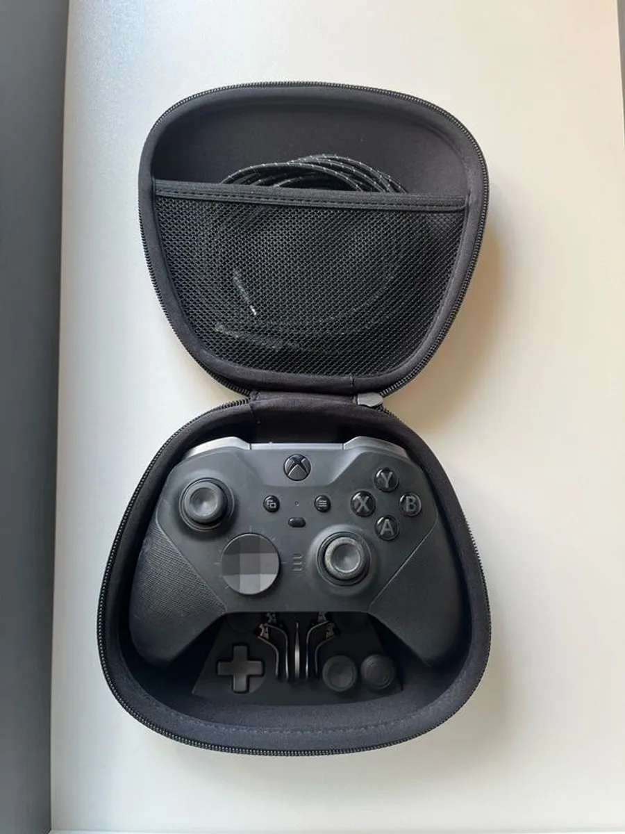 Xbox Series X + Elite series 2 controller + 2x regular controllers - Image 4