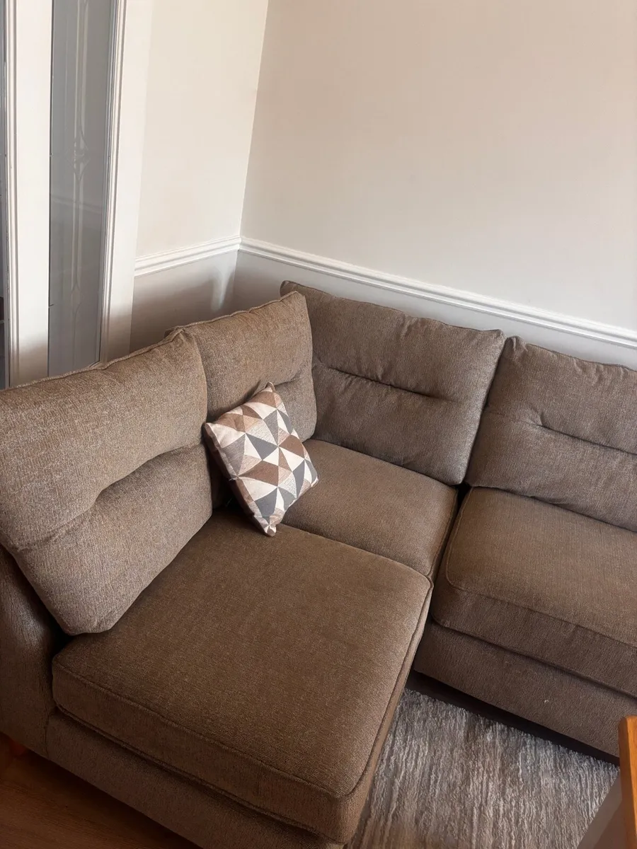 L shaped sofa - Image 2