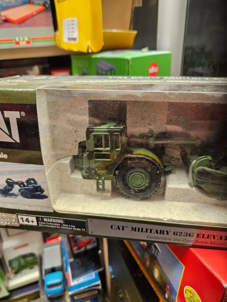 Corgi Norscot Caterpillar Army Military Road Scrap - Image 2
