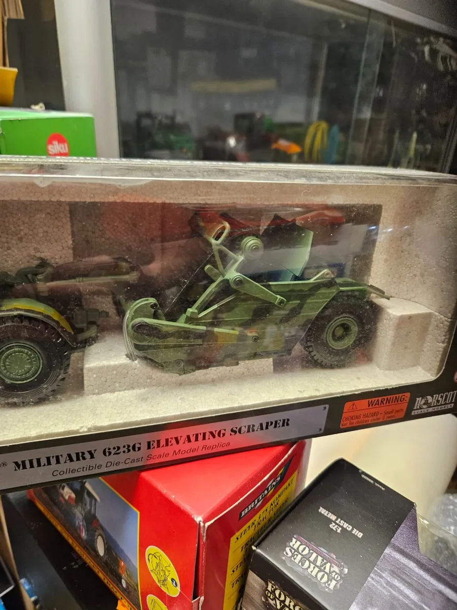 Corgi Norscot Caterpillar Army Military Road Scrap - Image 4