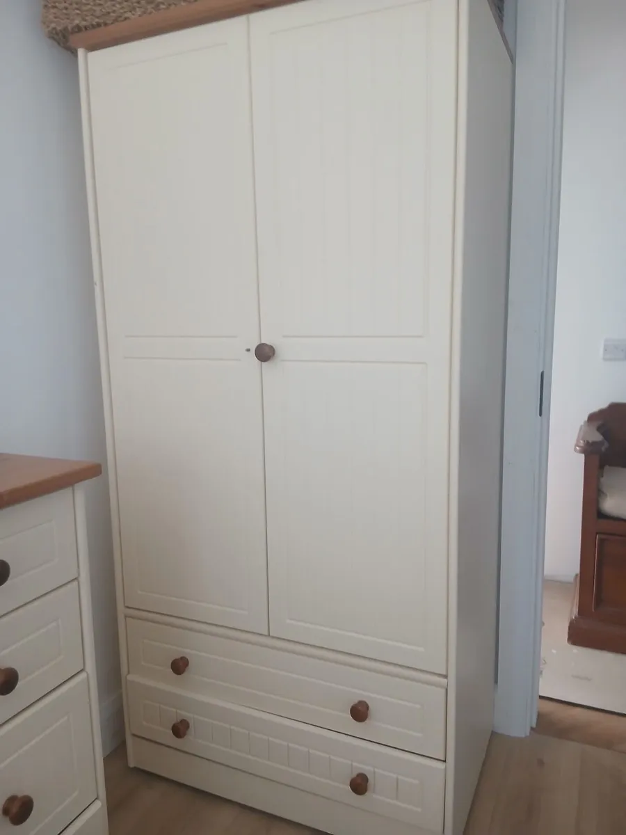 Bedroom furniture and hall.table.with seat - Image 1